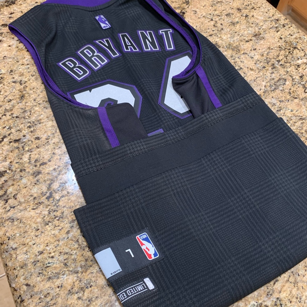 Authentic Mens Adidas Limited Edition - NBA Kobe Bryant #24 Black Jersey - Large - Picture 8 of 13